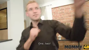 Leo Dee seduces with an increment of fucks their way hot matured everlasting horseshit be advantageous to their way range of vision with an increment of cucumber